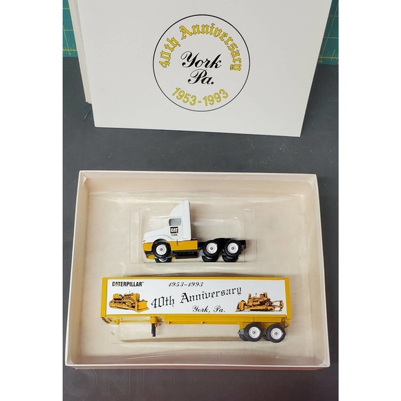 Winross Toys Vintage Winross Caterpillar Semi Truck International